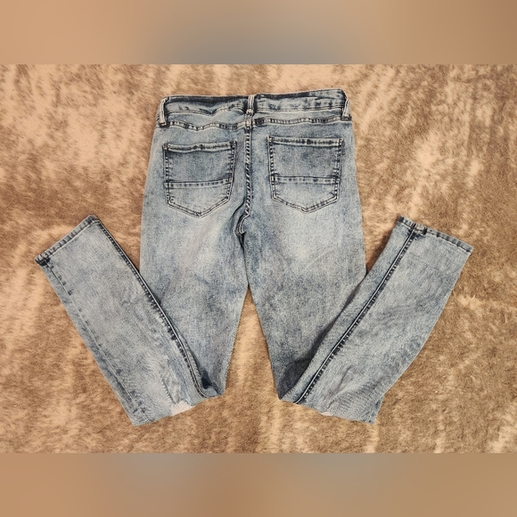 Acid washed Distressed Jeggings, size 6 - Picture 4 of 5